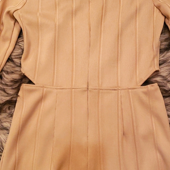 Tan dress, side cutouts, Medium, mini - Picture 4 of 4